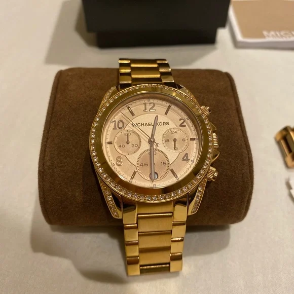 Michael Kors Watch Style MK5263 in Rosegold - Picture 2 of 3